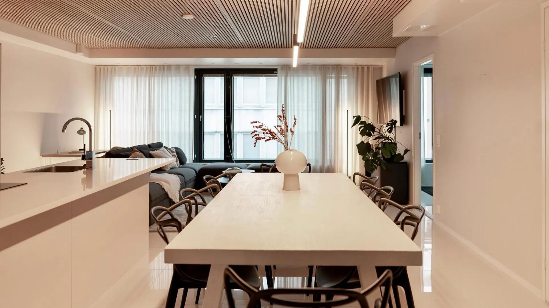 Luxurious 3-Br Apt With Balcony Helsinki